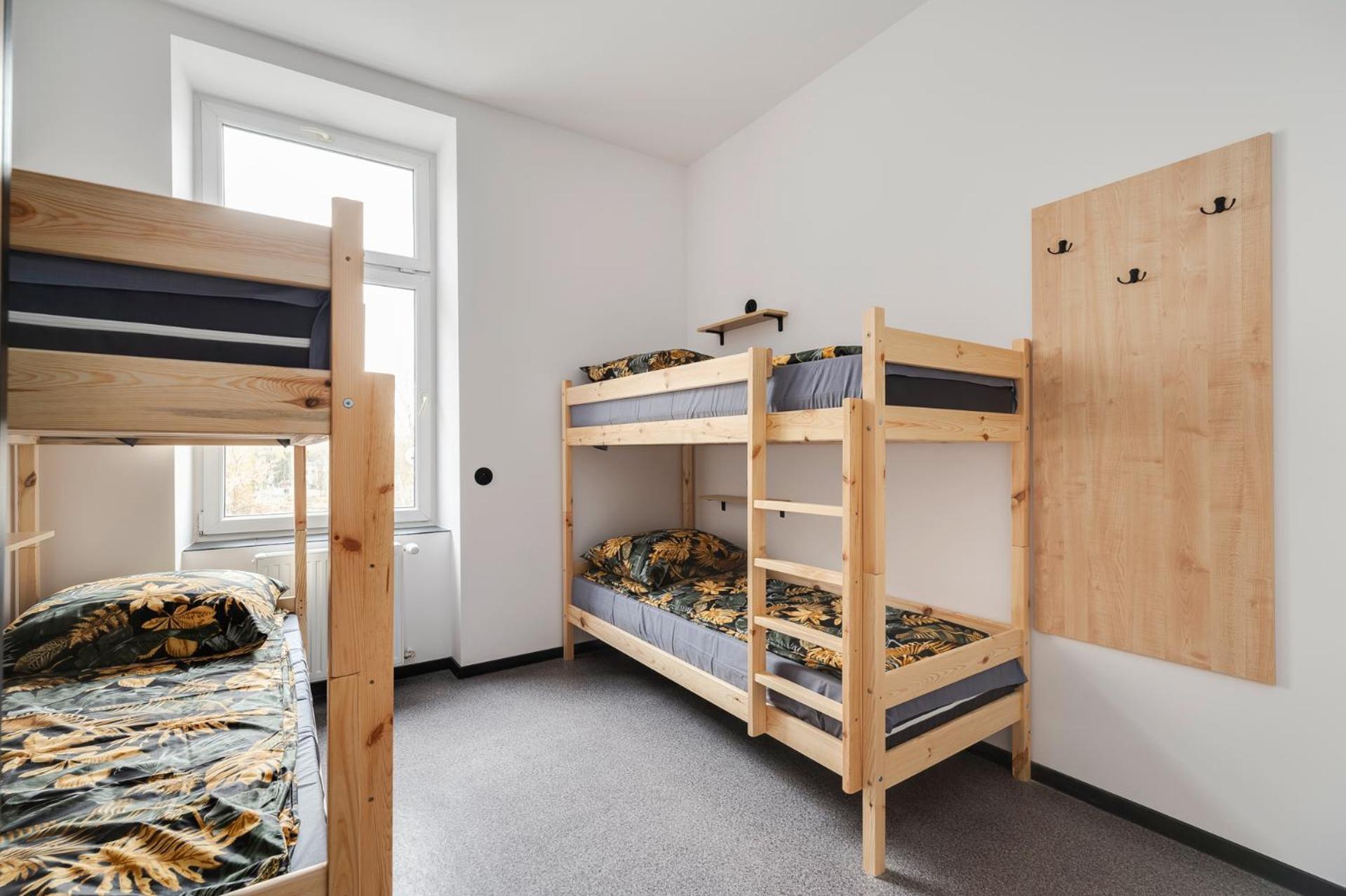 Hostel Najtansze Pilsudskiego 93 *
